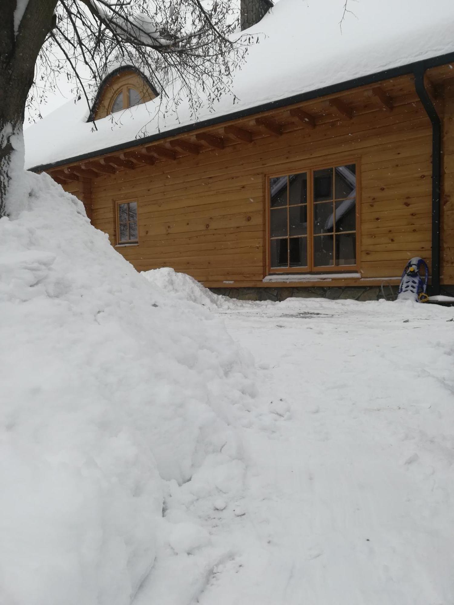 Fajna Chatka Ustrzyki Dolne Exterior foto
